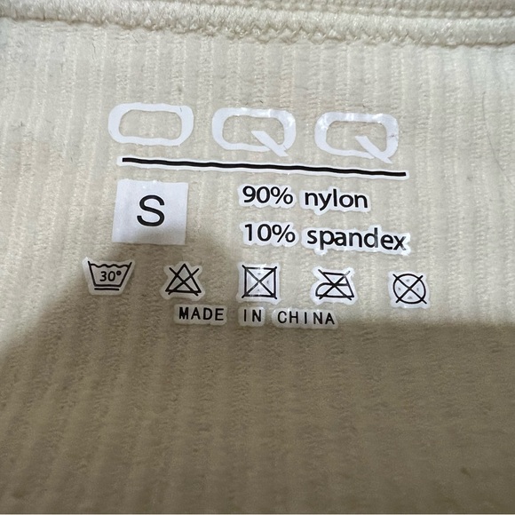 Cream Crop Top - Picture 4 of 4